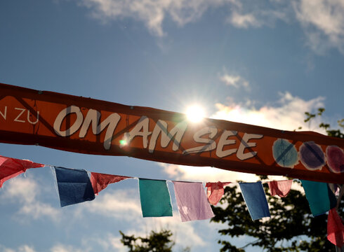 Eingangsbanner zur Veranstaltung "Om am See" vom 11.07. - 13.07.2025 in Füssen