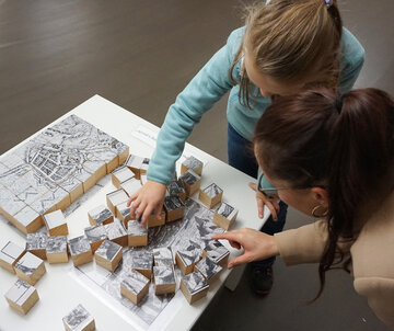 Teilnehmerinnen beim Ferienprogramm im Museum der Stadt Füssen