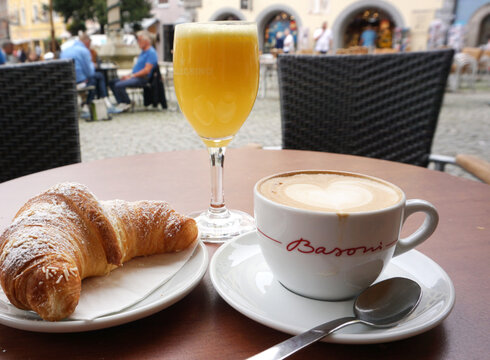 Frühstück im Caffè Lucca in Füssen