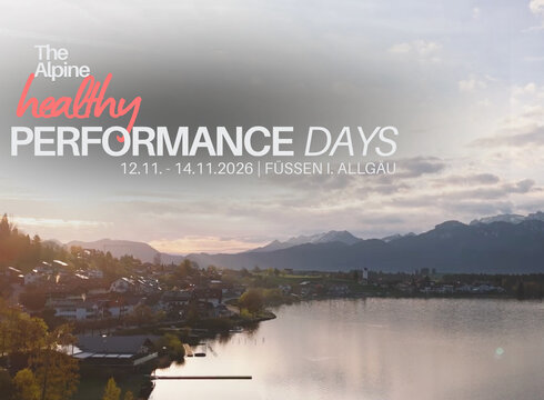 Zur Veranstaltungswebsite Das Foto zeigt einen Blick auf den Hopfensee bei Füssen als Key Visual der Veranstaltung.