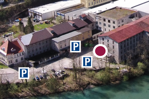 Es ist ein Luftbild von der Veranstaltungslocation im Magnuspark. Hier sind auch die Parkplatzmöglichkeiten eingezeichnet.