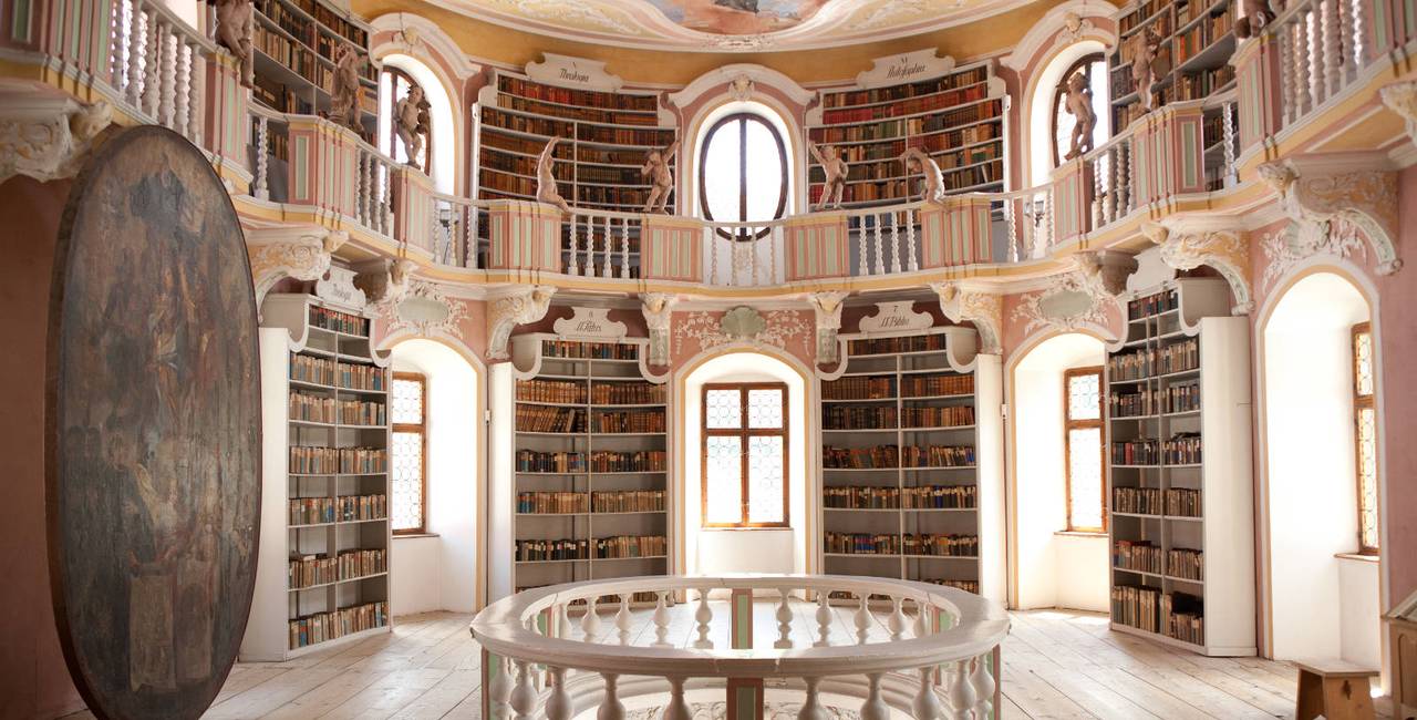 Bibliothek im Museum der Stadt Füssen im Kloster St. Mang