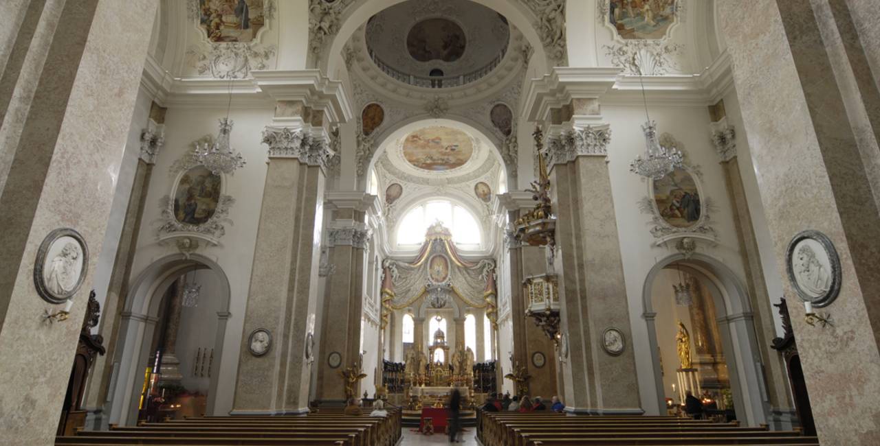 Innenansicht der Kirche St. Mang in Füssen