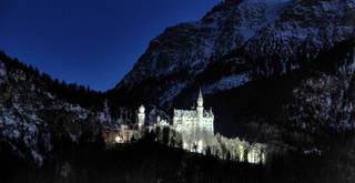 Schloss Neuschwanstein bei Nacht im Winter