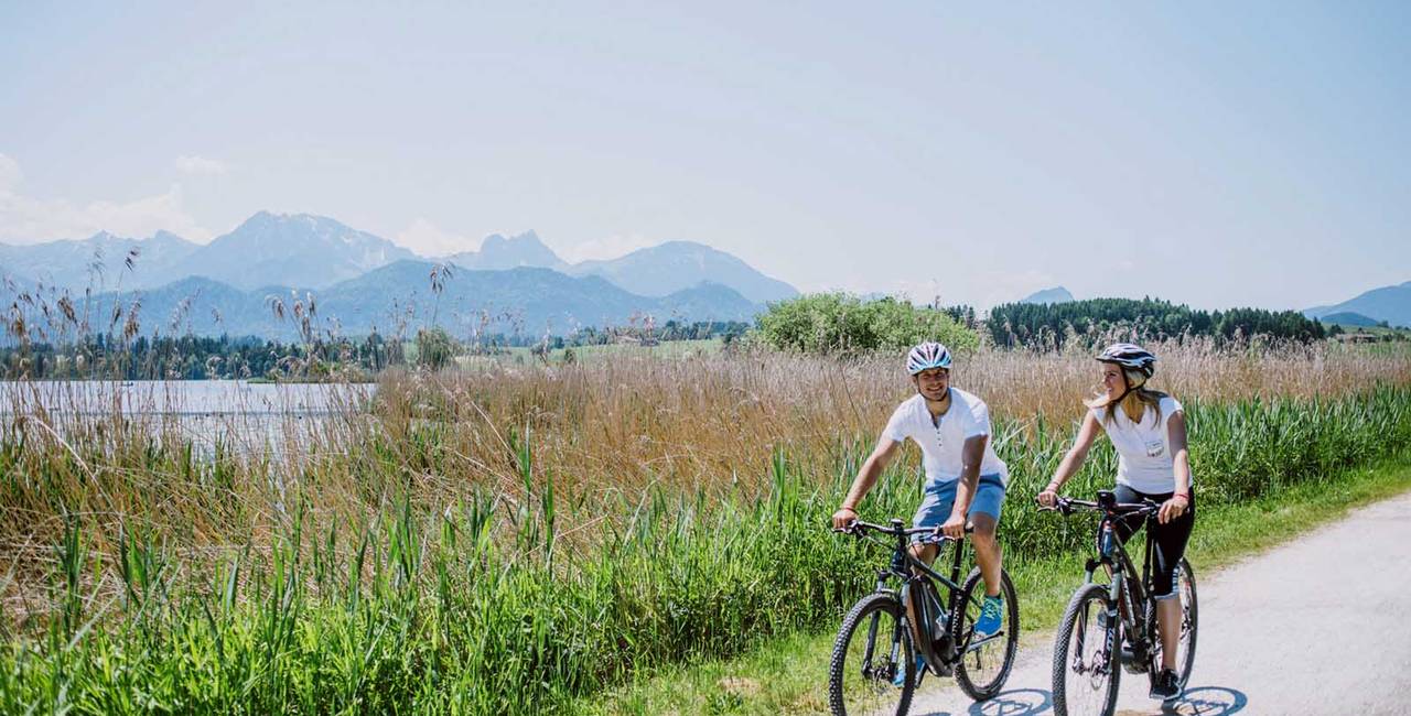 Fahrradfahren am Hopfensee bei Füssen