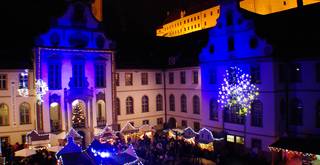 Besonders beleuchteter Adventsmarkt Füssen im Klosterhof Sankt Mang