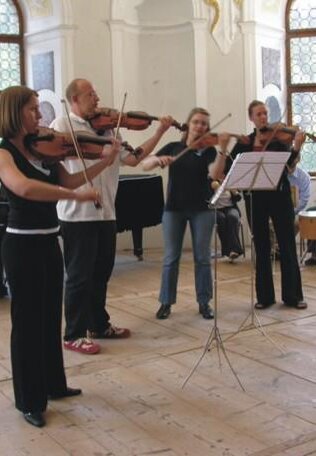 Veranstaltungsbild: Festival vielsaitig - Musikalische Teestunde (mit Anmeldung)